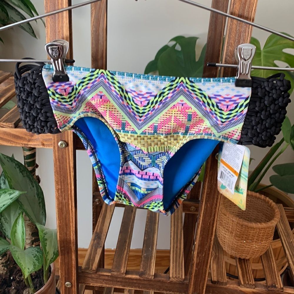 Hobie women bikini bottom wolves sides multi pattern and colors size small